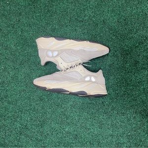 Analog Yeezy size 11